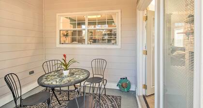 Pet-friendly A-frame Retreat Near Dtwn + Beaches!