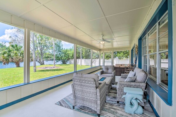 Cottage (2 Bedrooms) | Front of property - Dock + Lanai: Riverview Homosassa Escape! (Homosassa)