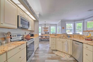 House (3 Bedrooms) | Interior - Airy Crystal River Retreat w/ Backyard Oasis! (Crystal River)