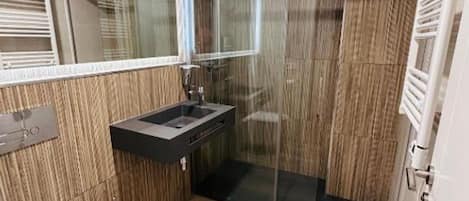 Hair dryer
