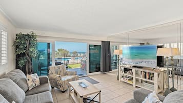 Apartment (2 Bedrooms) | Front of property