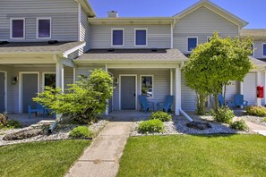 Apartment (2 Bedrooms) | Front of property - 'door County Getaway' - Walk to State Park! (Fish Creek)