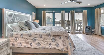 Beachy Lakefront Escape - Walk to the Shore!
