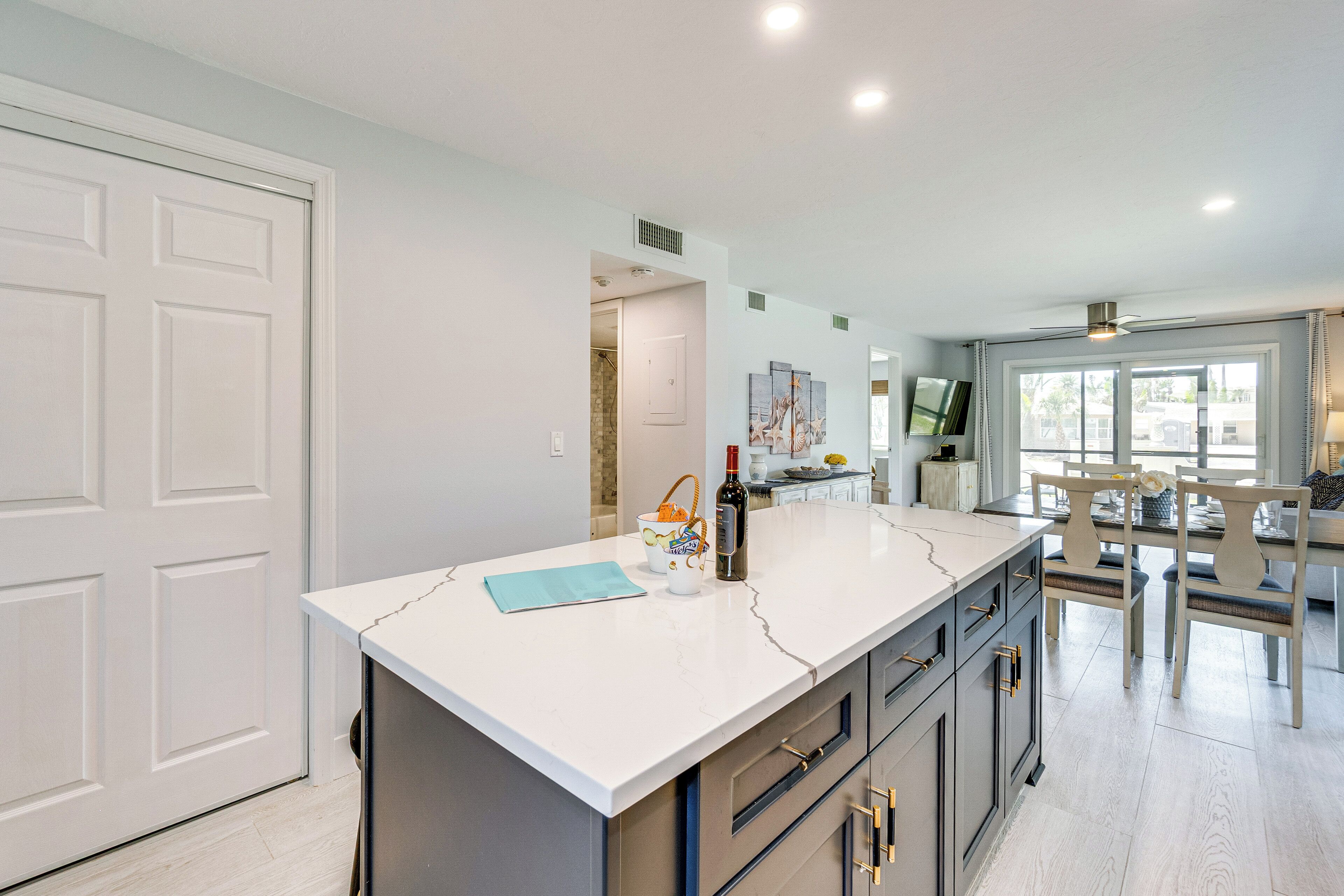 المنشأة من الداخل