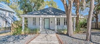 Charming 100-year-old Home < 1 Mi to Downtown
