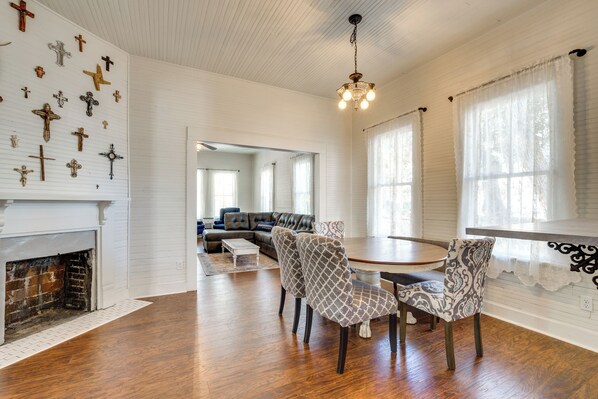 House (2 Bedrooms) | Interior - Charming 100-year-old Home < 1 Mi to Downtown (Ocala)