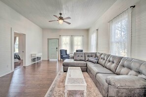 Casa (2 Bedrooms) | Interior