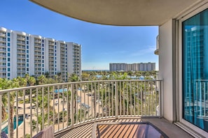 Apartment (2 Bedrooms) | Interior - Destin Condo w/ Amenities & Pool < 1/2 Mi to Beach (Destin)