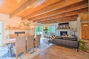 House (3 Bedrooms) | Interior - Picturesque Cabin: 2 Balconies, Walk to Lake! (Crestline)