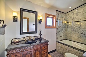 Hus (5 Bedrooms) | Bad | Dusj