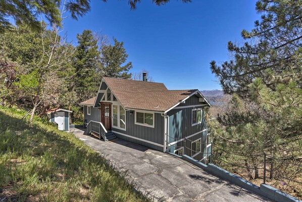 House (3 Bedrooms) | Interior - Stunning Lake Arrowhead Cabin w/ Lake Views! (Lake Arrowhead)
