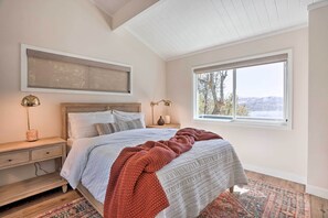 House (3 Bedrooms) | Interior - Stunning Lake Arrowhead Cabin w/ Lake Views! (Lake Arrowhead)