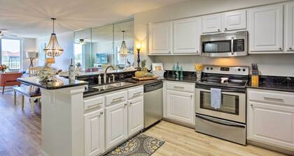 Snowbird's Retreat: Walkable Destin Condo w/ View!