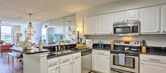 Snowbird's Retreat: Walkable Destin Condo w/ View!