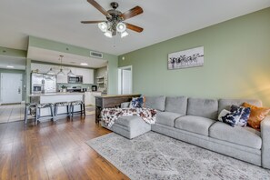Interior - 'happy Cows Retreat' in PCB w/ Lagoon Views! (Panama City Beach)