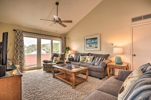 Breezy St Augustine Condo: Walk to Crescent Beach!