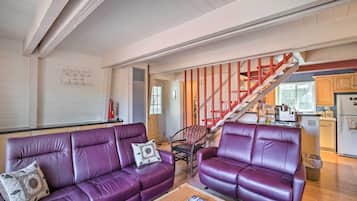 House (4 Bedrooms) | Front of property