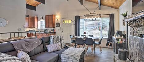 House (3 Bedrooms) | Front of property