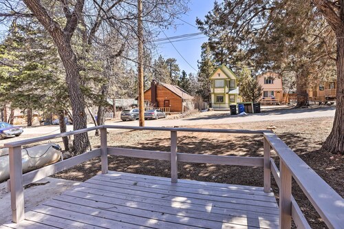 Cheerful Cabin Near Hiking & Big Bear Lake!
