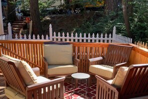 Terrace/patio - Cozy, Pet-friendly Mtn Cabin: 1 Mi to Lake Gregory (Crestline)