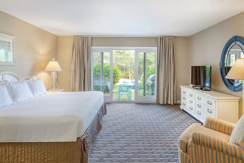 2 Bedroom Deluxe Condo, Newport Overlook, in Jamestown Rhode Island