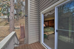 Interior - Mountainside Cabin w/ Deck - 16 Miles to Skiing! (Lake Arrowhead)