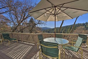 House (3 Bedrooms) | Interior - Mountainside Cabin w/ Deck - 16 Miles to Skiing! (Lake Arrowhead)