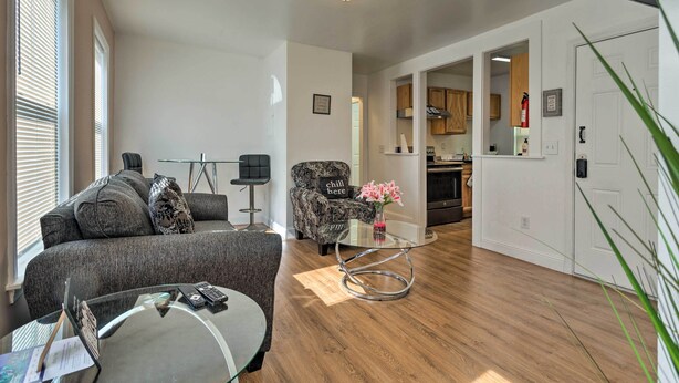 TV - Charming Apartment in the Heart of Cambridge! (Cambridge)