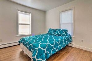 2 多间卧室、熨斗/熨衣板、床单