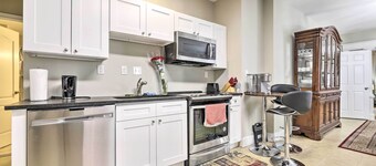 อพาร์ตเมนท์ Springfield ที่สว่างสดใสพร้อม 2 ระเบียง!