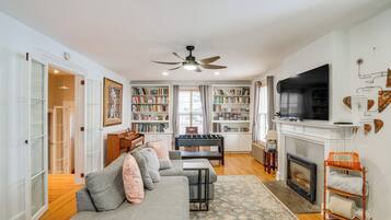 House (5 Bedrooms) | Interior