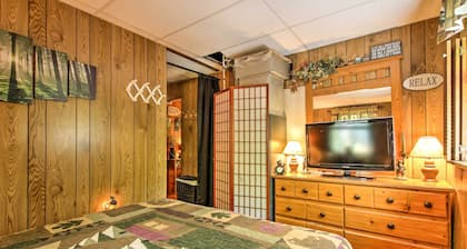 Pet-friendly Cabin w/ Fire Pit, BBQ & Great Deck!