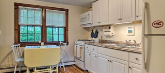 South Yarmouth Cottage ~ Half Mi to Beaches!