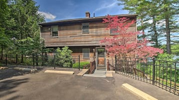 House (4 Bedrooms) | Front of property