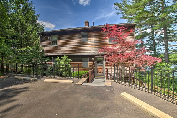 Waterfront New England House On Wickaboag Lake! - Brooks Pond, MA