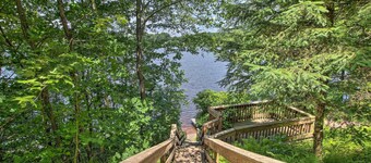 Waterfront New England House on Wickaboag Lake!