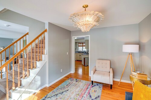 Walk to Dining: Downtown Lenox Guest House!