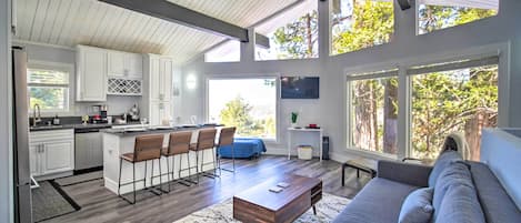 House (2 Bedrooms) | Interior