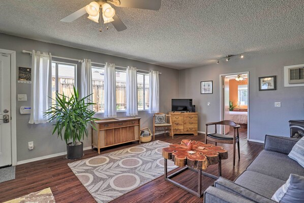 House (2 Bedrooms) | Interior