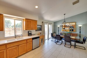House (3 Bedrooms) | Interior - Updated Abode: 22 Mi to Joshua Tree National Park! (Morongo Valley)