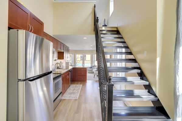 Interior - 'phoenix Nest' South Haven Condo: River View! (South Haven)