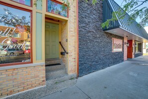 Interior - 'phoenix Nest' South Haven Condo: River View! (South Haven)