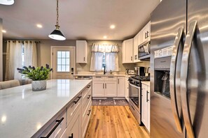 Apartment (3 Bedrooms) | Interior - Worcester Vacation Rental w/ Ideal Location! (Worcester)