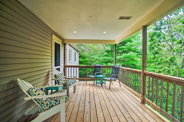Cape Cod Home W/ Deck ~ 3 Mi To Beaches - Sandwich, MA