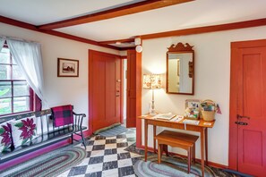 House (3 Bedrooms) | Interior - Tranquil 3 BR Stockbridge House w/ Private Deck! (South Lee)