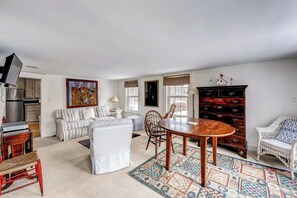 Cottage (4 Bedrooms) | Interior