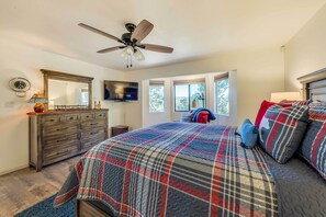 House (3 Bedrooms) | Interior - Wildlife Watching & Mtn Views: Luxe Ruidoso Escape (Ruidoso)