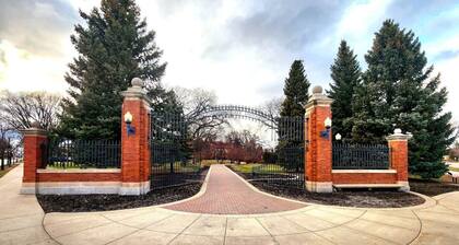 Minutes from Fargodome, NDSU, and downtown Fargo!