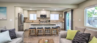 Coastal Carlsbad Home: 1 Mi to Beach & Downtown