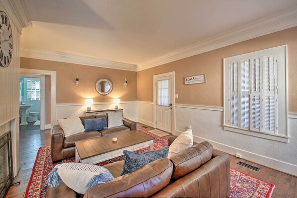 Fireplace - Private Pet-friendly Retreat w/ Pool, Near Oaklawn (Hot Springs)